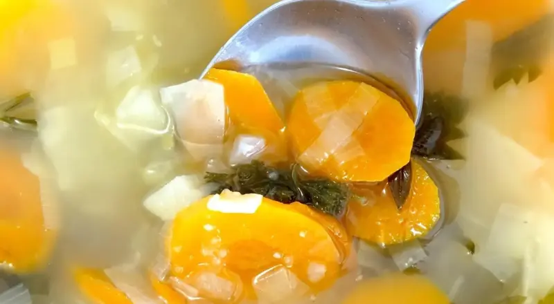 Kan jeg få suppeskeer i forskellige farver?